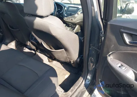 2018 Chevrolet Malibu Lt z USA, uszkodzony, nr VIN 1G1ZD5ST9JF257665